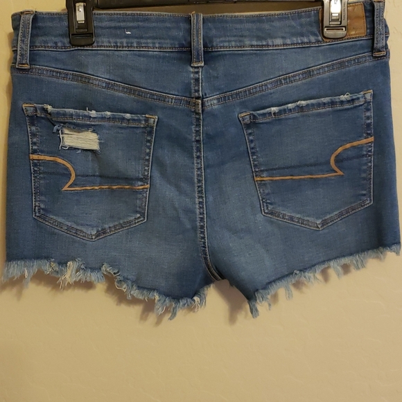 Shorts - Picture 2 of 4